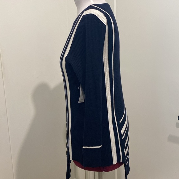 NWT Chico’s Travelers Asymmetrical-Hem Tunic Sweater |Size 8. (Size 1 in Chicos) - Picture 10 of 13